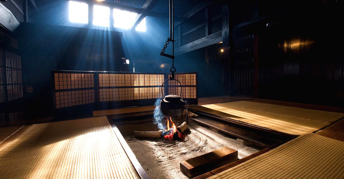 découvrez l'univers du tatami, une solution élégante et naturelle pour aménager vos espaces de vie. apprenez tout sur les différents types de tatami, leurs utilisations en décoration et en art martial, ainsi que les bienfaits de ce matériau traditionnel japonais pour un intérieur apaisant et harmonieux.