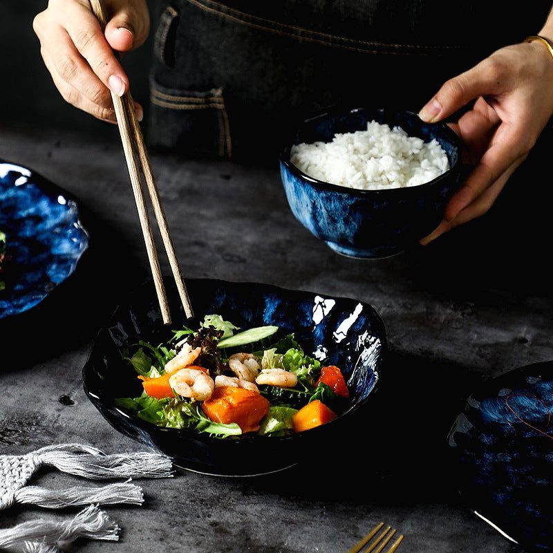 Bol de riz et bol de salade Mahōtsukai, baguettes en main