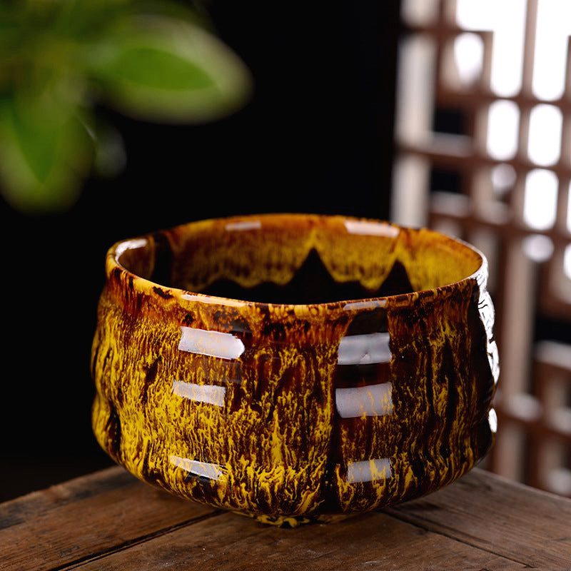 Tasse Kanda jaune à coulures brunes, de face