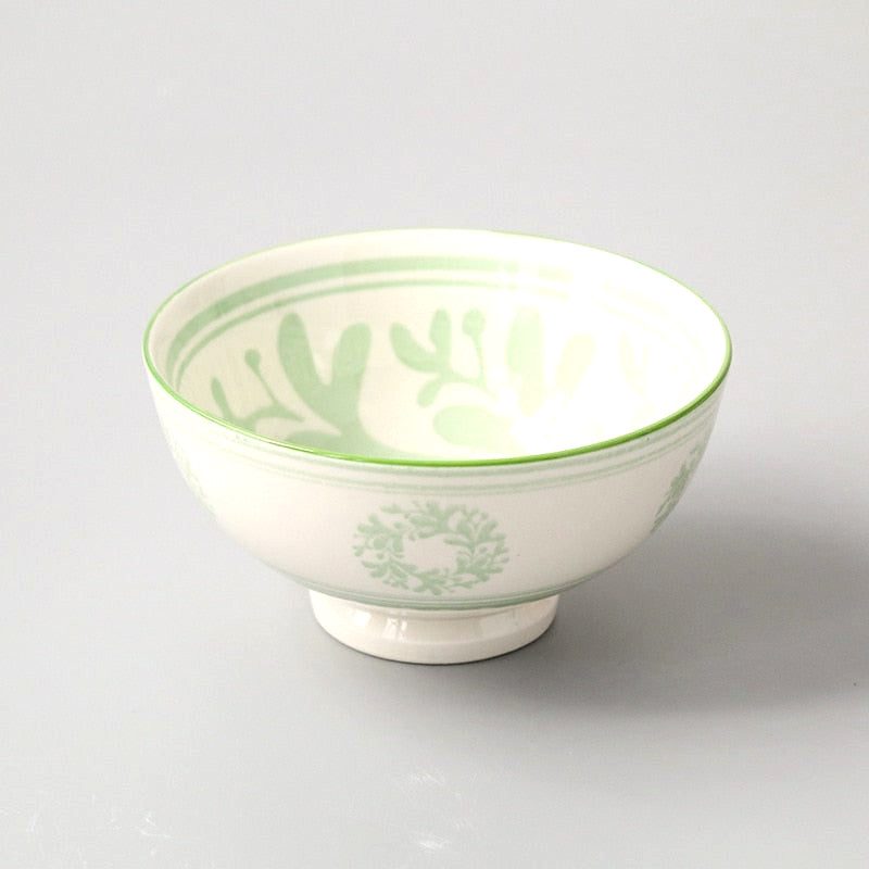 Bol matcha Seyama feuille verte, de face sur fond gris