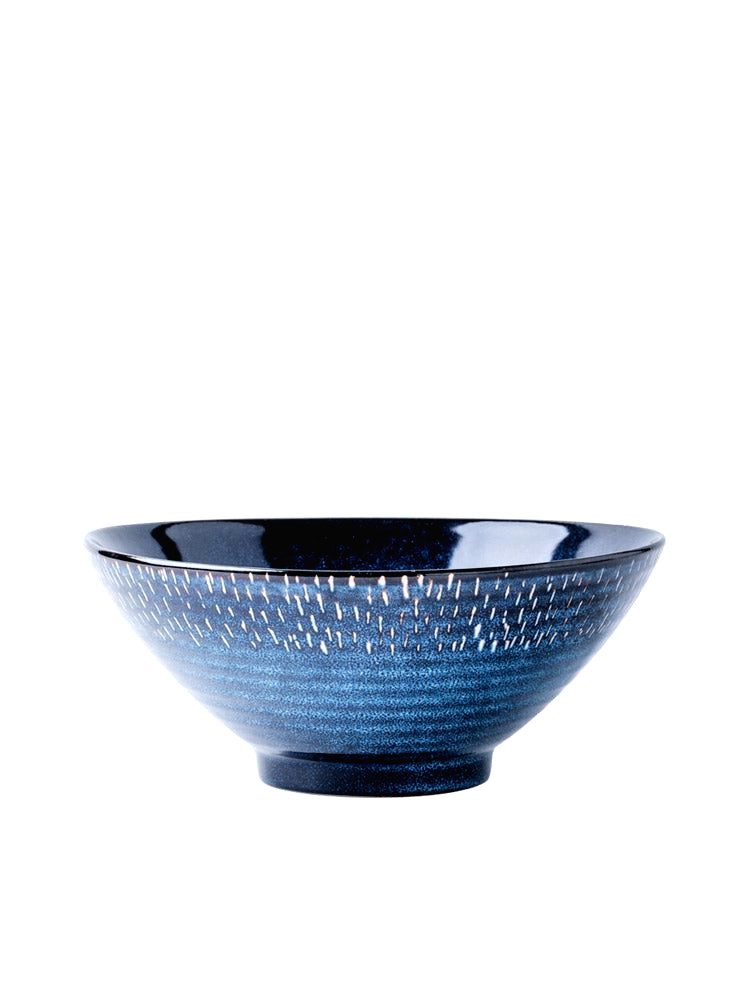 Bol à ramen Miyasato bleu de profil sur fond blanc, vue éloignée