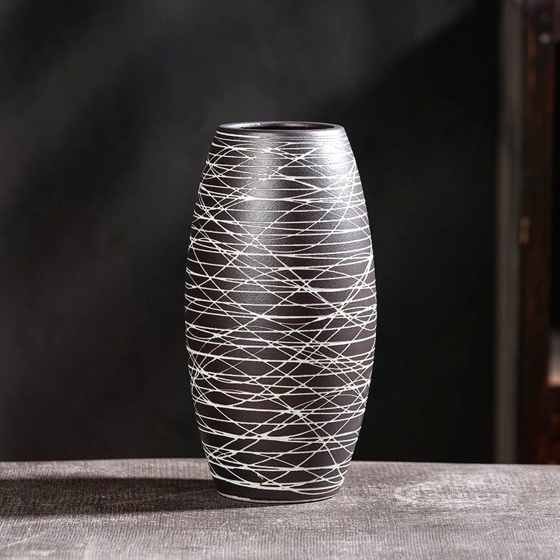 Vase en grès Kaze noir évasé à lignes blanches