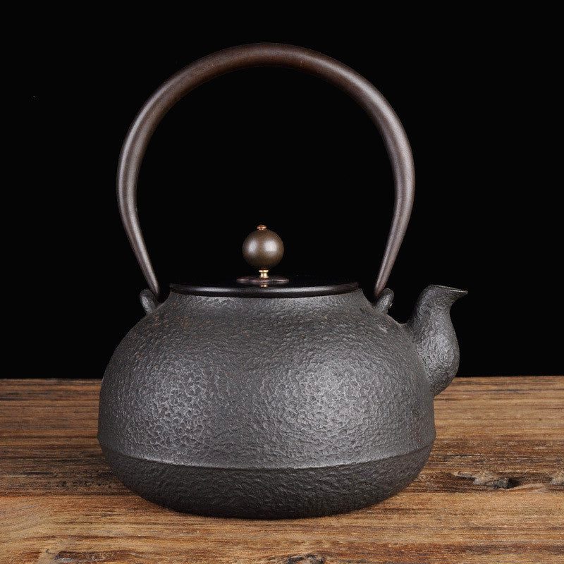 Théière en fonte Daimyo noire à base évasée, quatrième modèle
