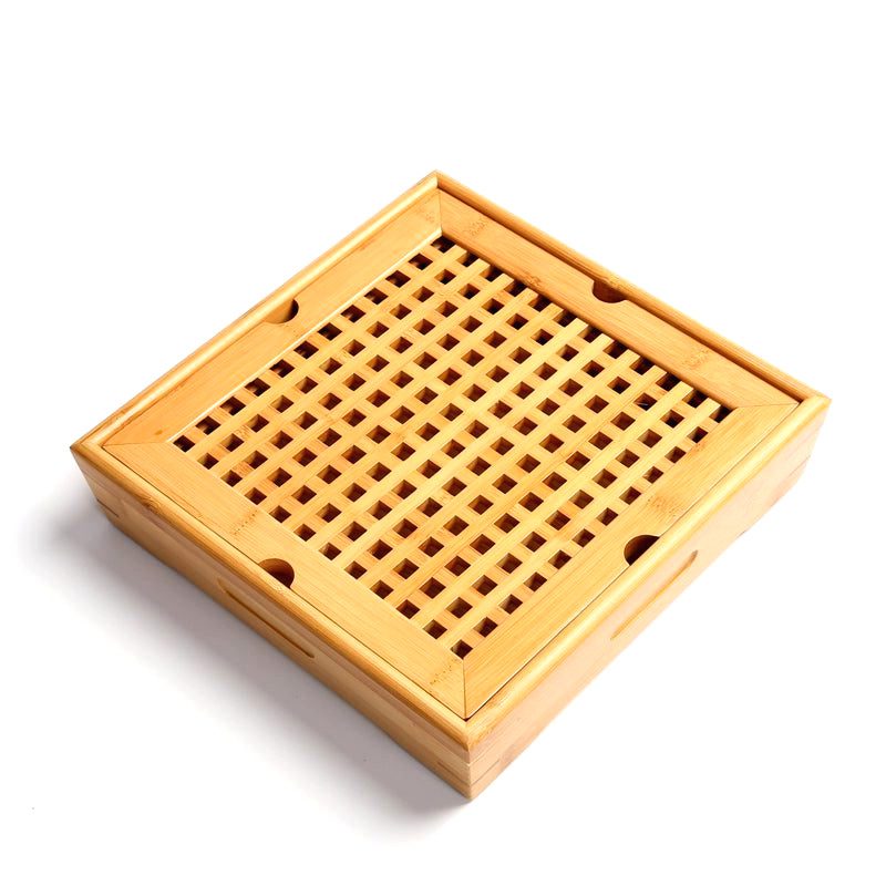 Plateau à thé en bambou à grille, petit format, vu de biais