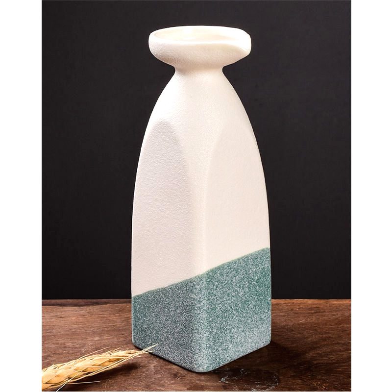 Carafe à saké Iwao blanc et vert seule, de face