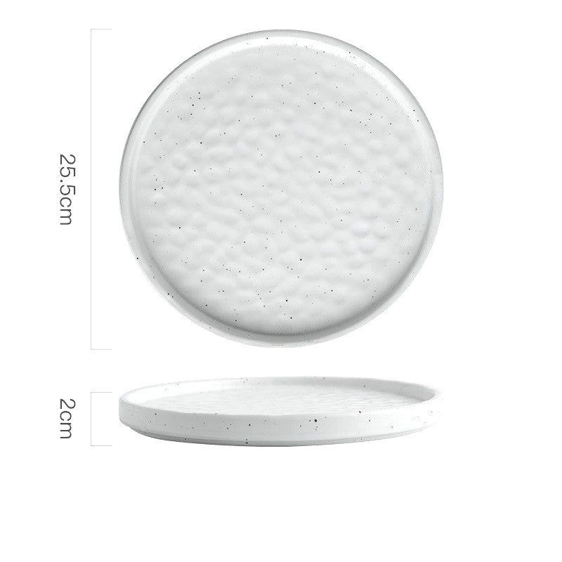 Grande assiette japonaise Tsuki blanche à relief martelé, vues de dessus et de profil avec schéma des dimensions