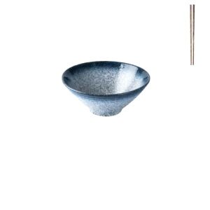 Grand bol à ramen Wakisaga bleu clair et blanc, vu de profil avec baguettes