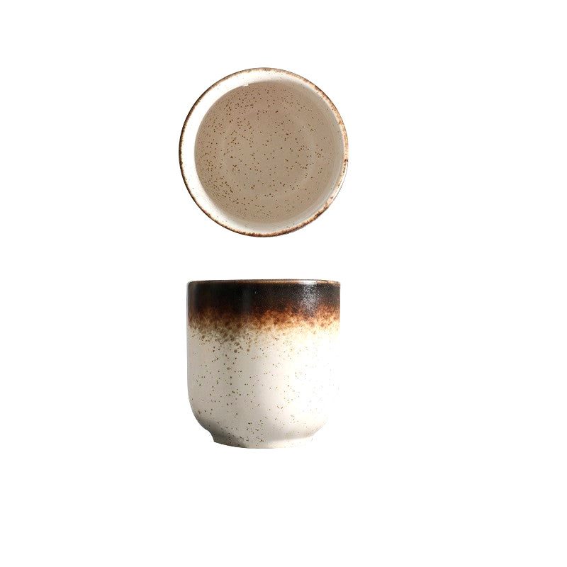 Tasse Ishikura blanche à bord brun, vue de dessus et de profil