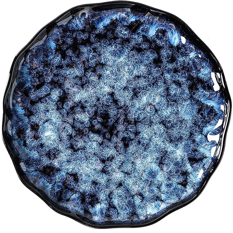 Assiette Mahōtsukai vue de dessus, motif bleu marbré en gros plan