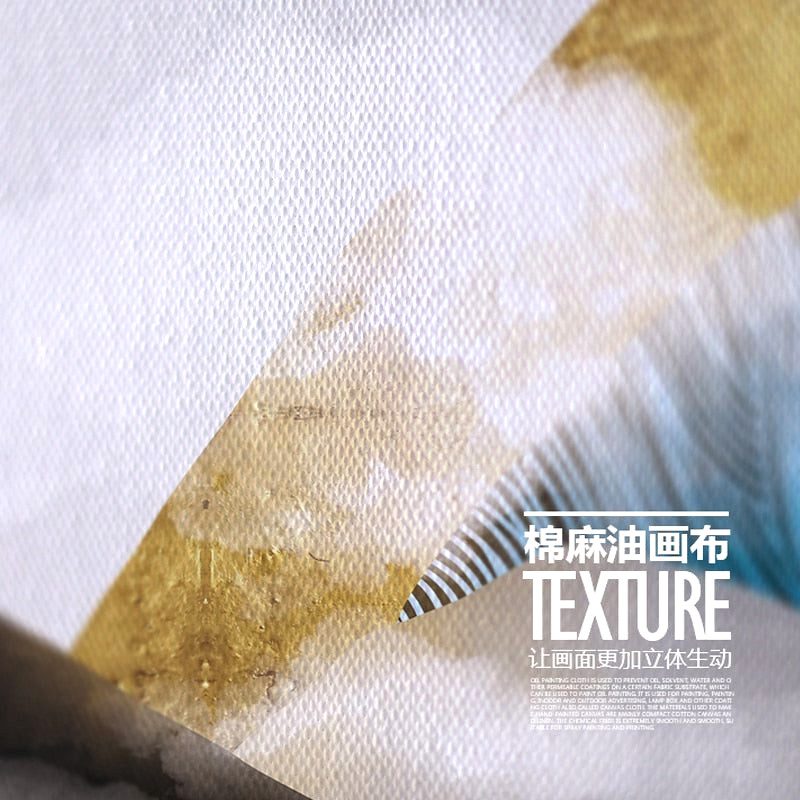 Gros plan sur la texture de l'impression de l'affiche Montagne dorée