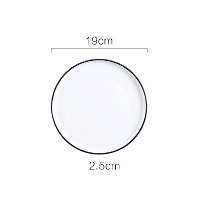 Petite assiette japonaise Okawa blanche à bord noir, vue de dessus avec schéma des dimensions