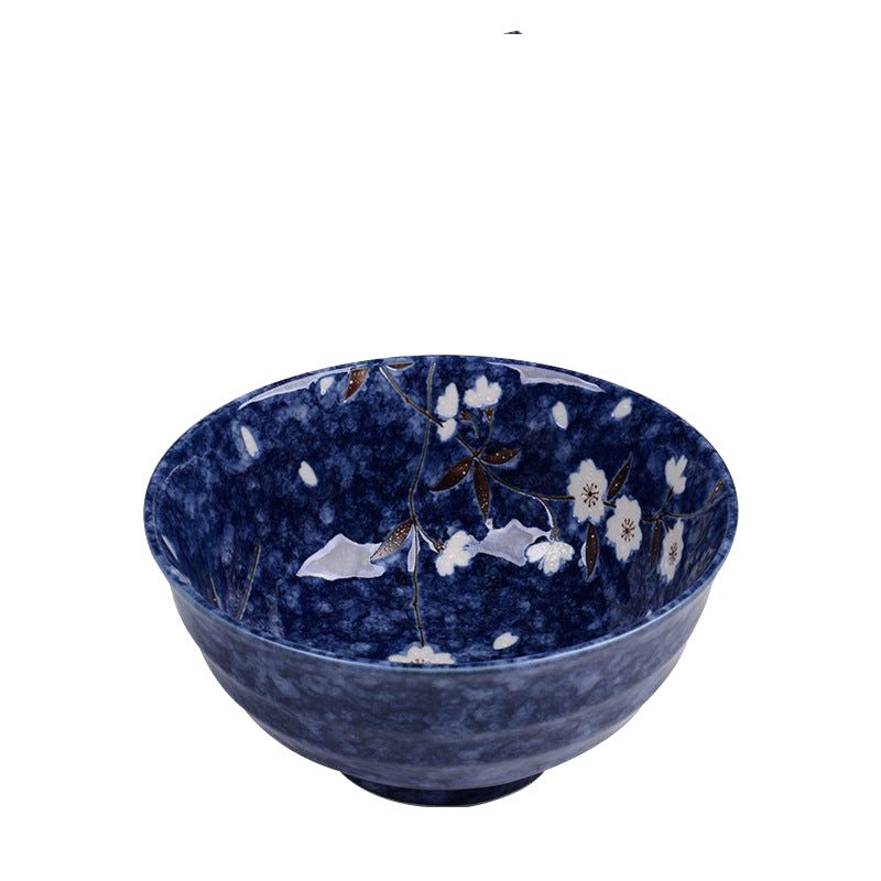 Bol à ramen Konkurīto bleu à fleurs blanches, vue en plongée